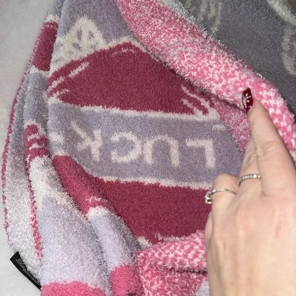 LUCKY BRAND Lavender Feather Knit Jacquard Throw
